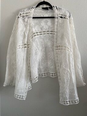 Liv Los Angeles Kimono Jacket White Embroidered Boho Festival